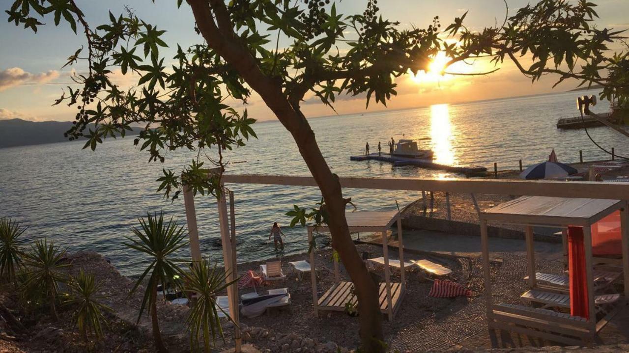 Bougainville Bay Resort - Villa 11 Saranda Kültér fotó
