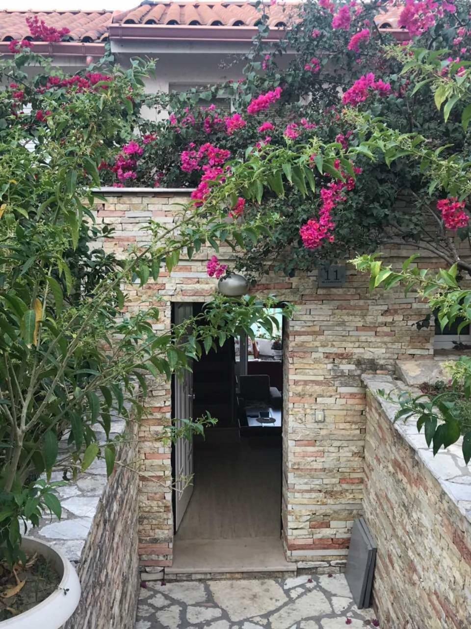 Bougainville Bay Resort - Villa 11 Saranda Kültér fotó