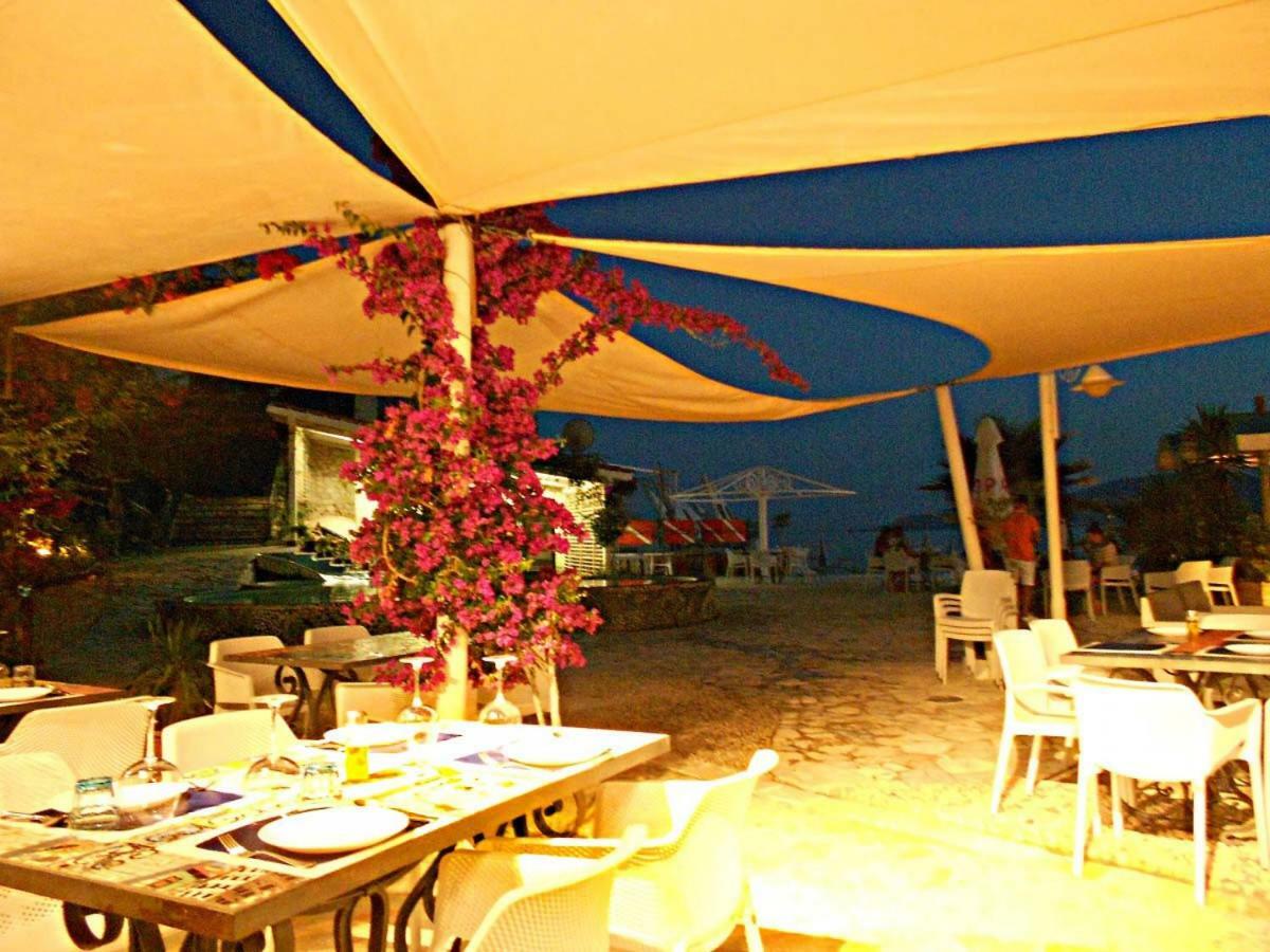 Bougainville Bay Resort - Villa 11 Saranda Kültér fotó